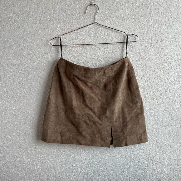 Blank NYC Tan Suede Mini Skirt 26 - Picture 1 of 3